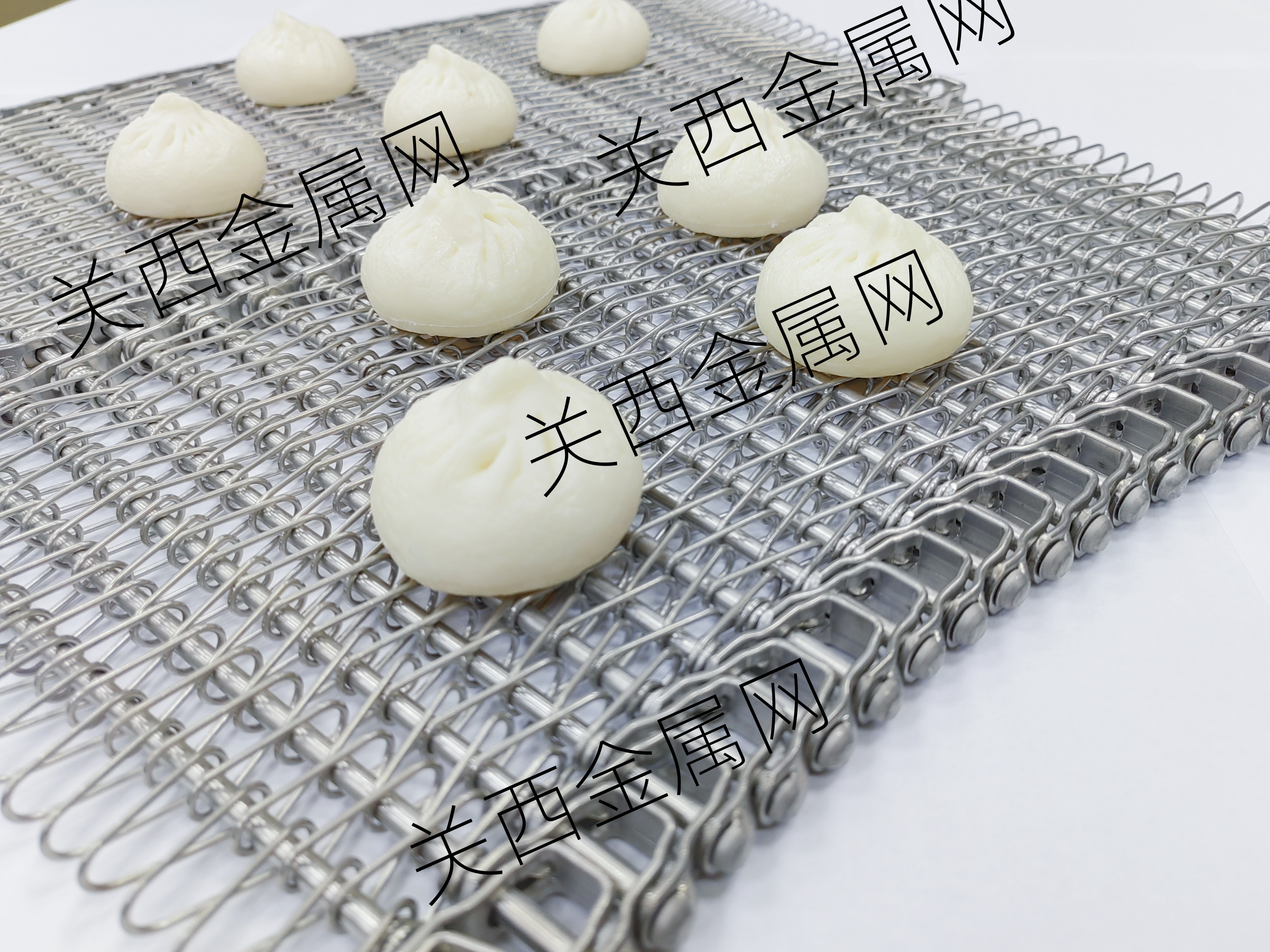 食品行業(yè)的客戶說(shuō)：金屬網(wǎng)帶要有高精密度和高穩(wěn)定性？